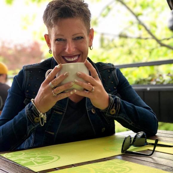 Meet your Posher, Sylvie - Picture 1 of 1